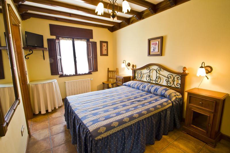 Hospedaje Granada San Vicente De La Barquera Quarto foto