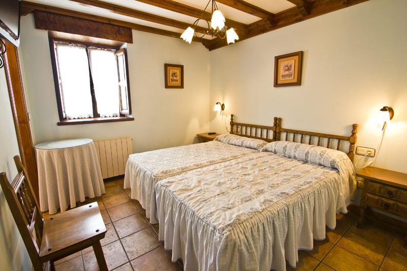 Hospedaje Granada San Vicente De La Barquera Quarto foto
